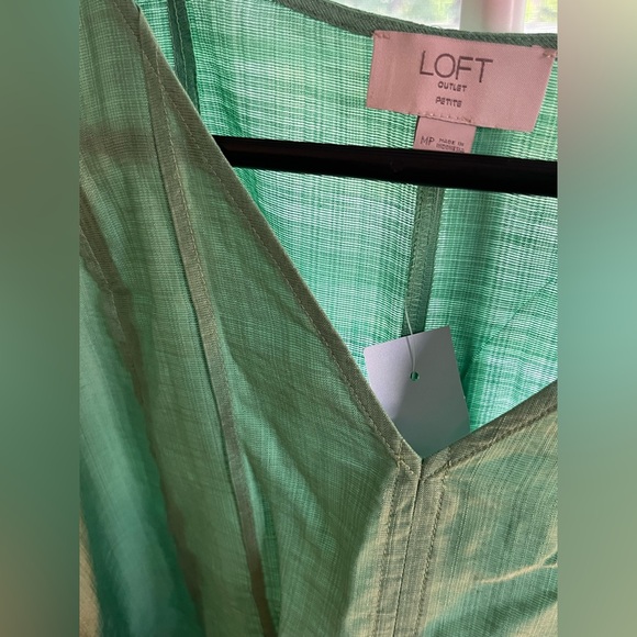 LOFT Light Green Sleeveless Top - Picture 8 of 8